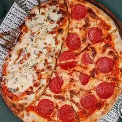 Moon Pizza