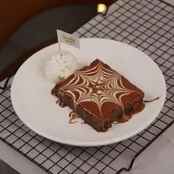 Nutella & Pistachio Qshtuta