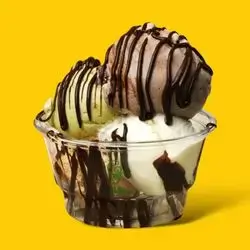 Ice Cream With Nutella Sauce- 4 Balls