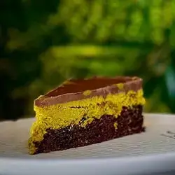 Dubai Cake