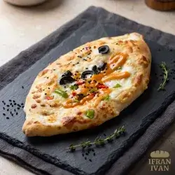 Pizza With Mayoketchup Sauce