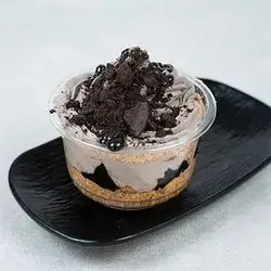 Pluto Cup Cake - Oreo
