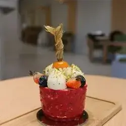 شیرینی فستق و فراولە