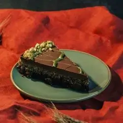 Dubai Cake