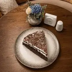 Almond Cake with Chocolate
