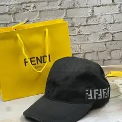 کلاوی پیاوانە مارکەی Fendi