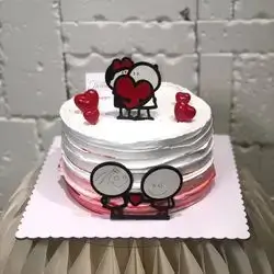 Love Cake For 8 Person
