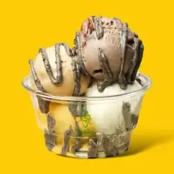 Ice Cream With Oreo Sauce- 4 Balls