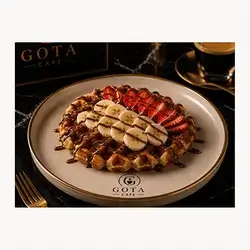 Banana Strawberry Waffle with Nutella