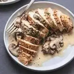 Grilled Chicken With Mushroom And White Sauce