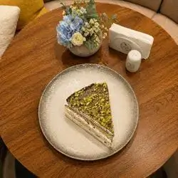 Almond Cake with Pistachio