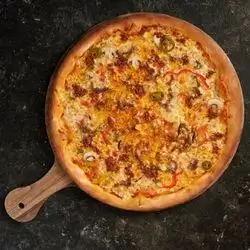 Minced Meat And Vegetable Pizza