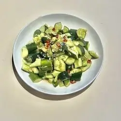 زەڵاتەی خەیار