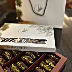 Dates With Pistachio