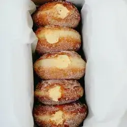 Custard bomboloni