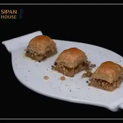 Qaragiz Walnut Baklava