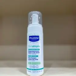 Mustela Stelatopia Foam shampoo soothes the scalp