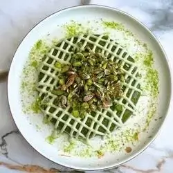 Kunafa With Pistachio Sauce