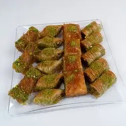 پاقلاوە بە فستق