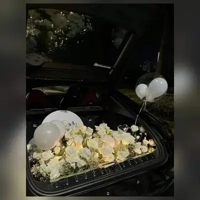 Car & Flowers Arrangement 6