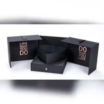 Velvet Flower & Gift Box