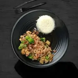 Chicken Broccoli (495 Cal | P:56G)