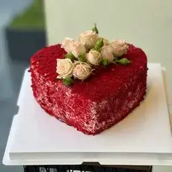 Red velvet Cake For 8 Person