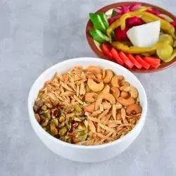 Hummus Fata With Nuts