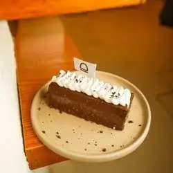 Crunchy Bar Cake