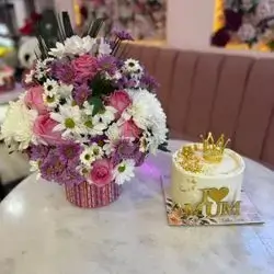 Special Chocolate Cake For 8 Person With Flower