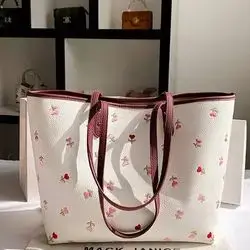 Petal Play Special Women Tote Bag