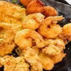 Crispy Shrimp ,Vegetables , Calamari Platter 