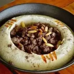 Hummus With Local Meat