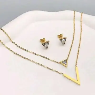 Set of 2 V-shaped necklaces and earrings
