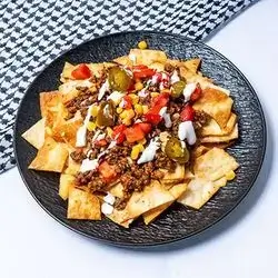 ناچۆس لەگەڵ گۆشتی قیمە