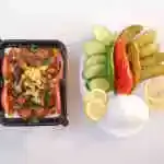 Foul plate with salad service and bread