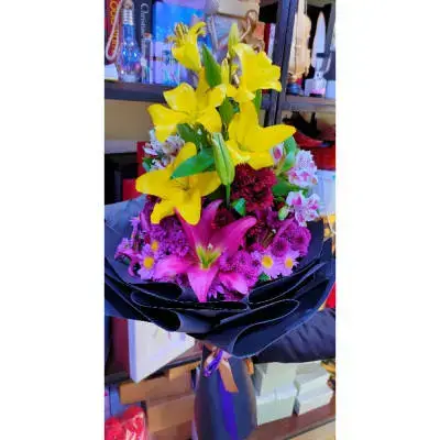 Yellow Lily Lillum Purple David Purple Alstromeria Accessories Black Packaging