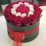 Round Box Rose Red Rose White