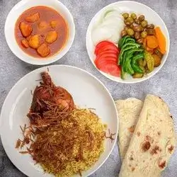 Quarter Chicken On Bulgur And Broth