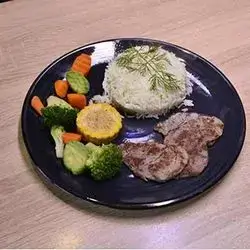 Meat Steak With Rice And Vegetables