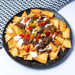 ناچۆس لەگەڵ گۆشت