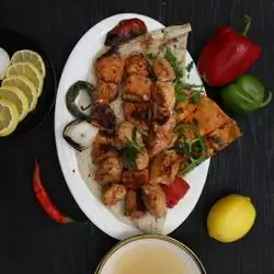 ١ نەفەر تکەی مریشك