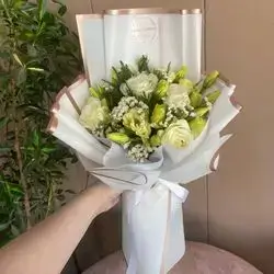 Mixed White Roses