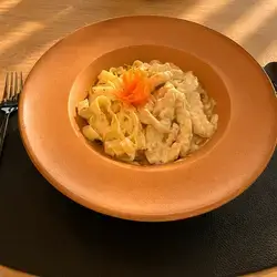 Fettuccine Alfredo Pasta