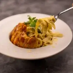 Fettuccine Alfredo