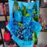 Natural Rose Bouquet Present , Blue Rose Gypsophila Vegetable Accessories Blue Packaging