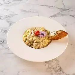 Fettuccine Alfredo