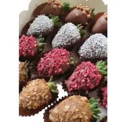 Chocolate Strawberry 12 Pieces