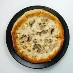 Chicken Alfredo Pizza
