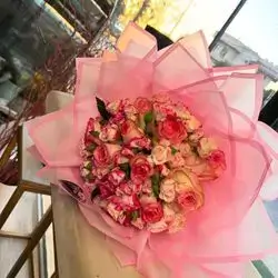 Baby Rose and Rose Bouquet